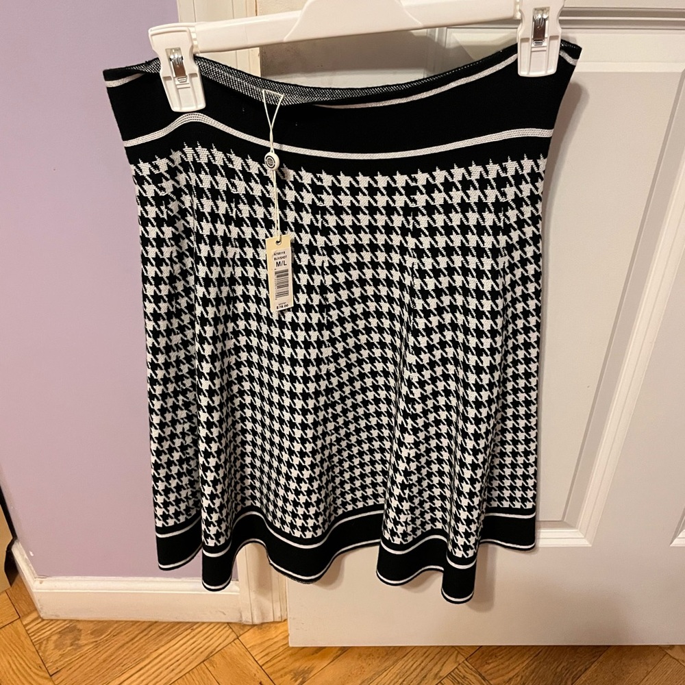 Brand new Max Studio Skirt